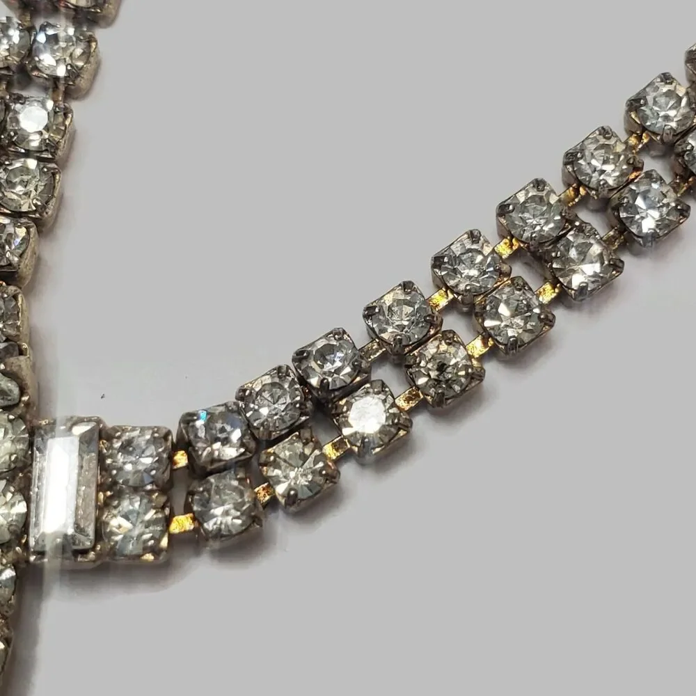 Vintage Rhinestone Diamond Shaped Necklace 18